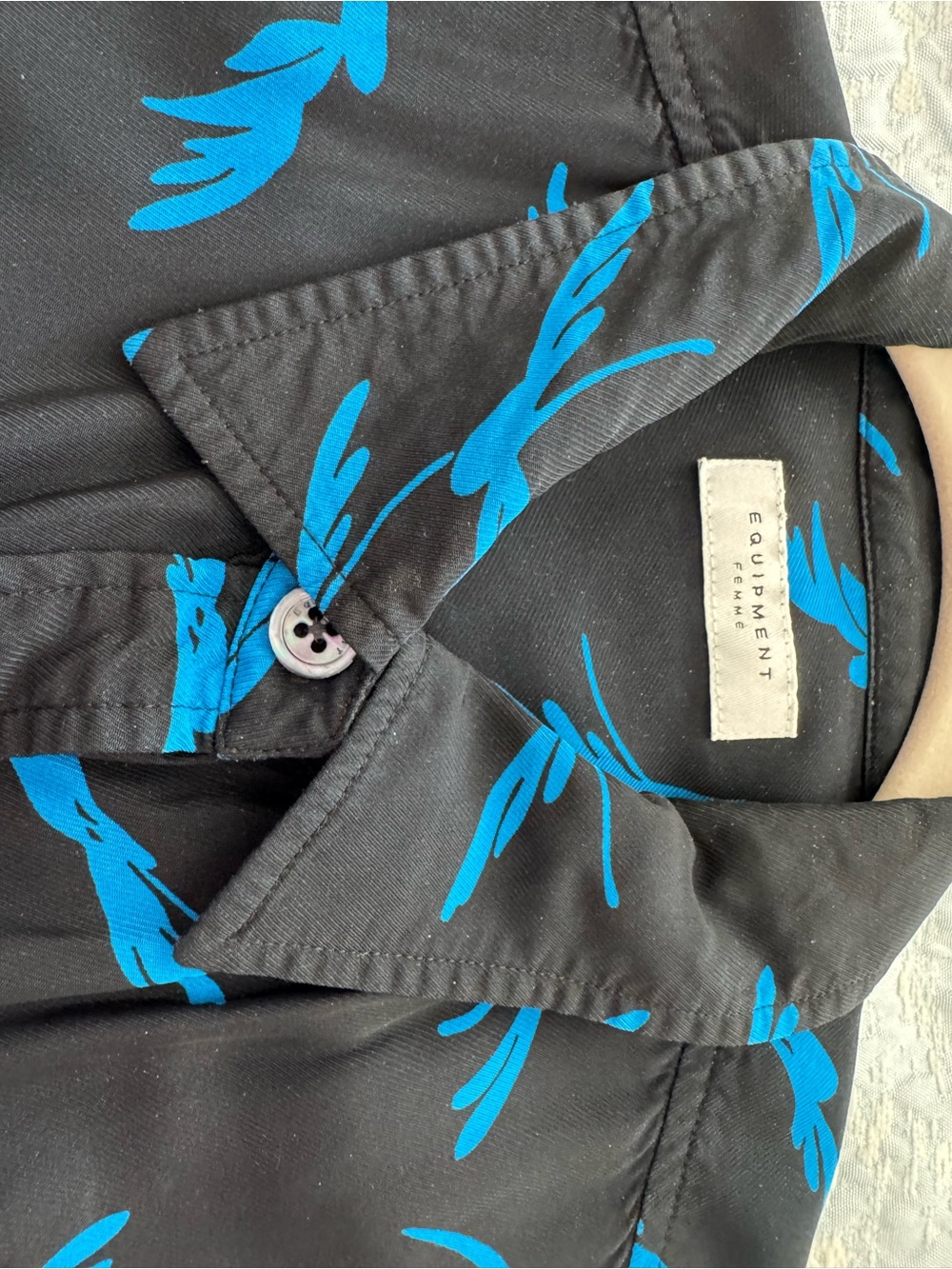Equipment viscose Button-Up Short Sleeve Shirt - Black with Blue Print - Picture 4 of 5